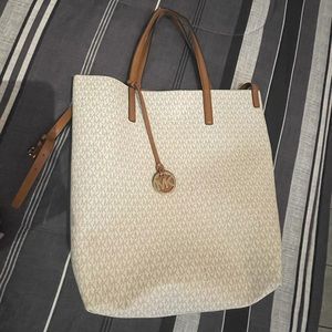 Good condition Michael Kors bag